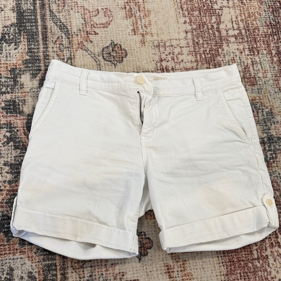 Tory Burch Pants - Tory Burch White Shorts, Size 26